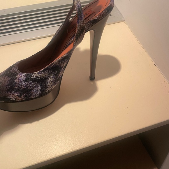 Missoni hills- like new - Picture 6 of 7